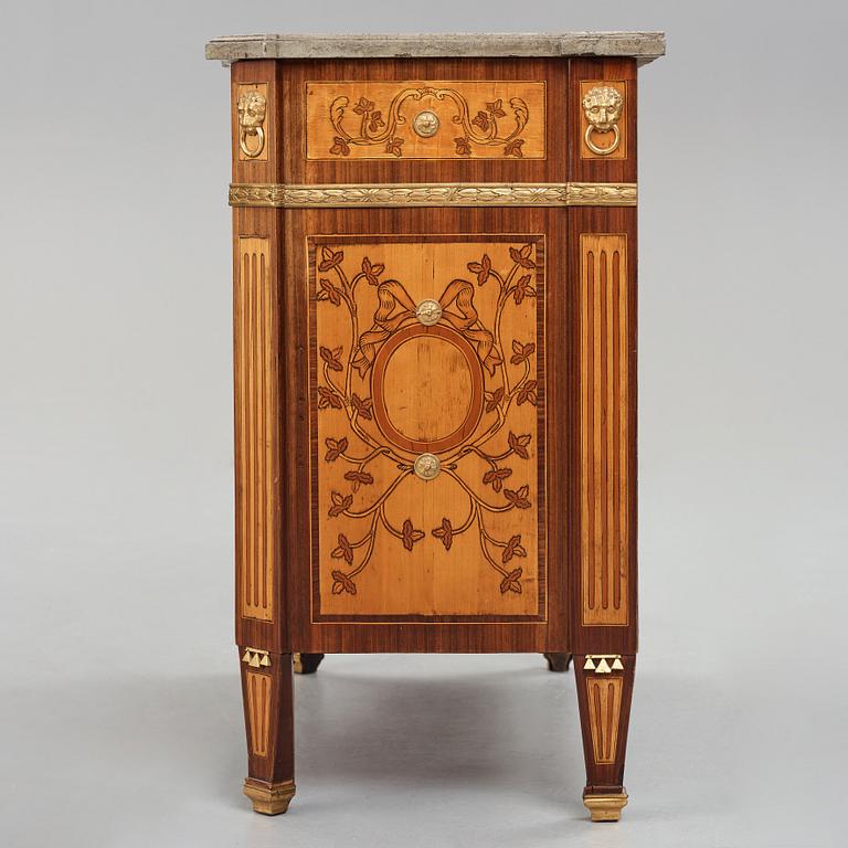 A Gustavian late 18th century commode attributed to Niclas Korp (master in Stockholm 1763-1800).