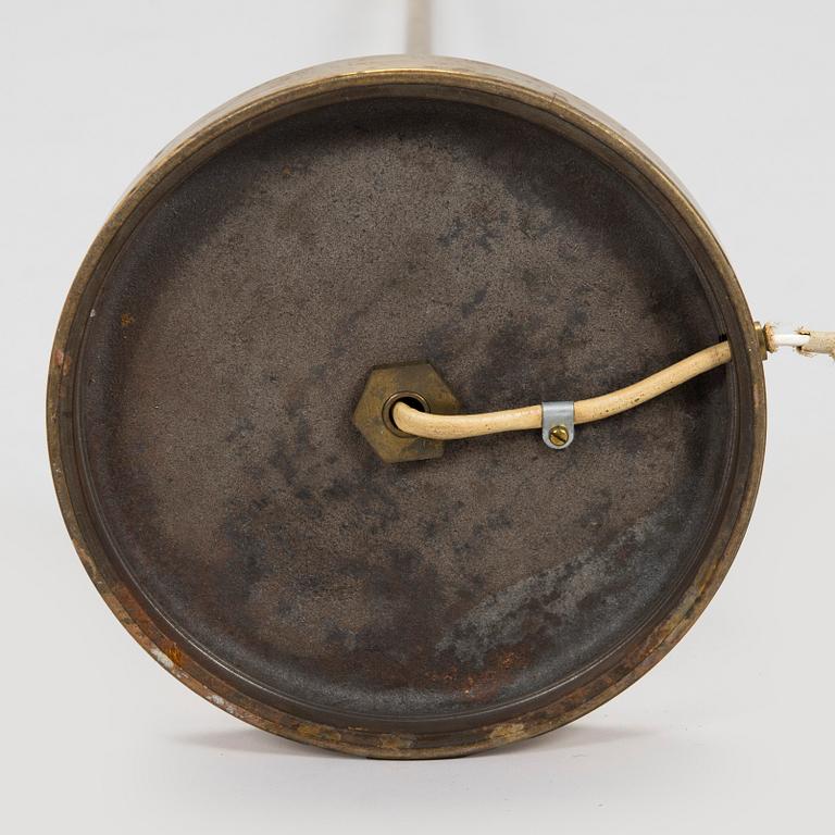 Paavo Tynell, golvlampa, Idman 1900-talets mitt.