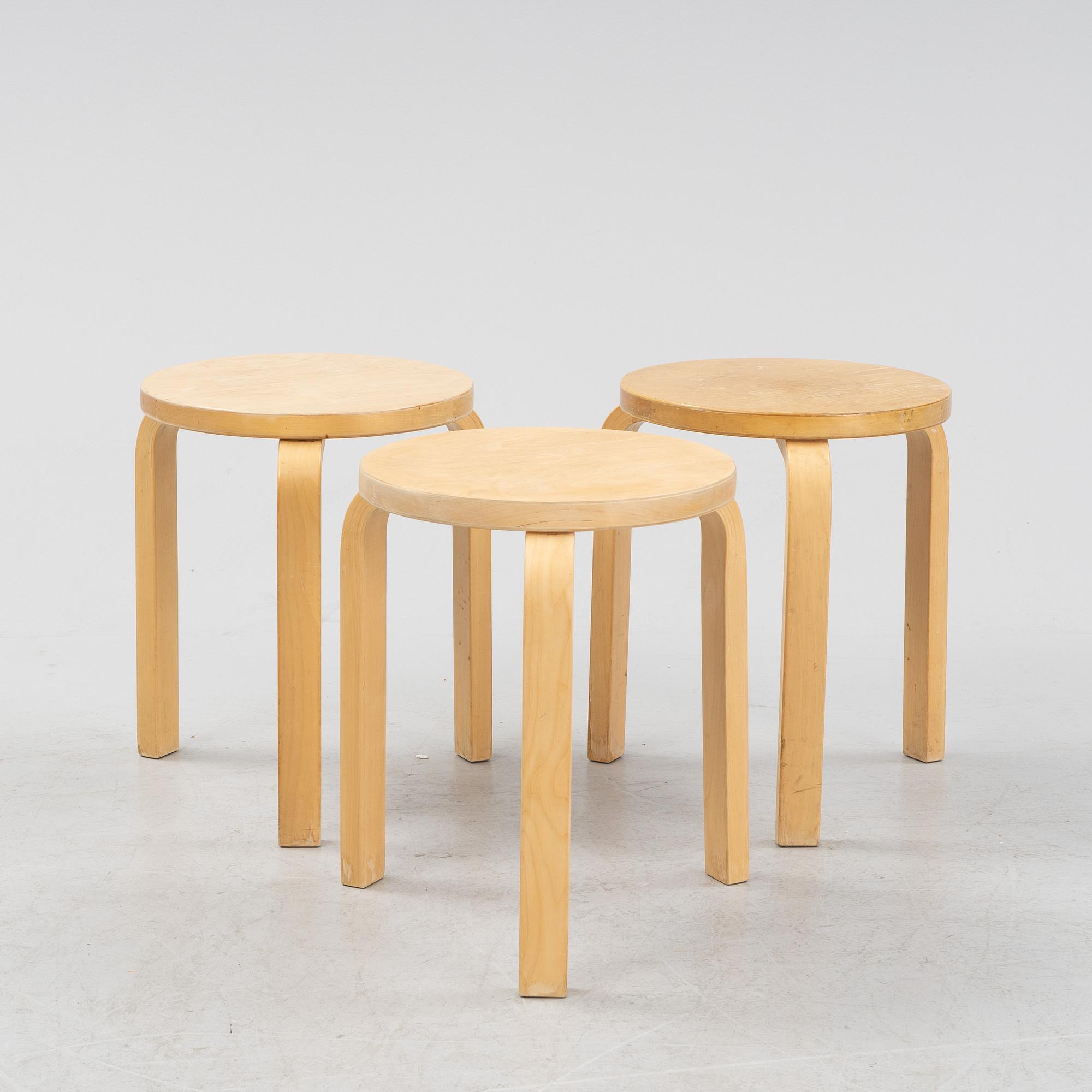 Alvar Aalto, pallar, 3 st, modell 60, Artek, Finland.