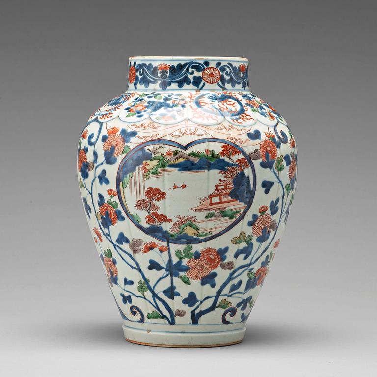 A blue and white Japanese jar, Edo period, 17th Century.