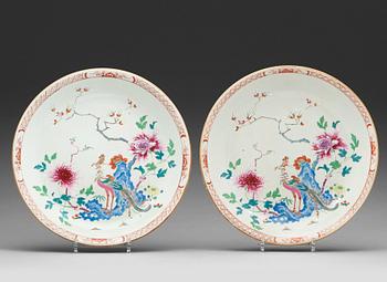 632. A pair of famille rose serving dishes, Qing dynasty, Qianlong (1736-95).