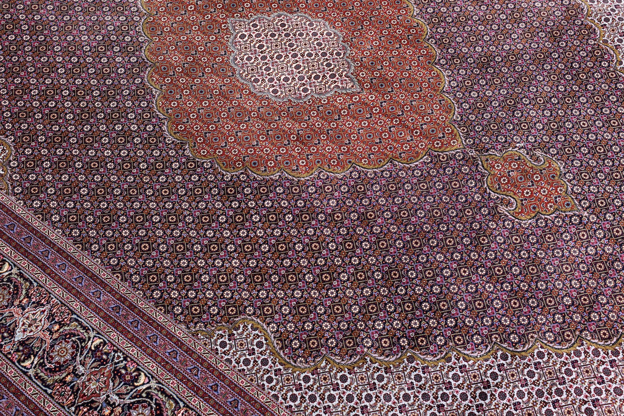 Tabriz part silk s.k 50 Radj, ca 355 x 247 cm.