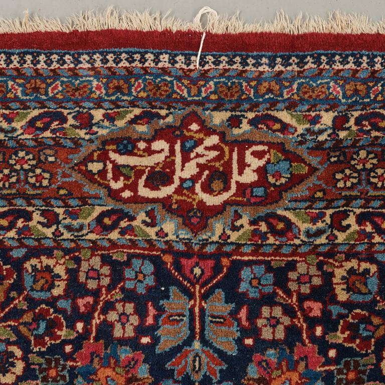 MATTA, semiantik Meshed, ca 544,5 x 356 cm, signerad "Arbete av Makhmalbaf".