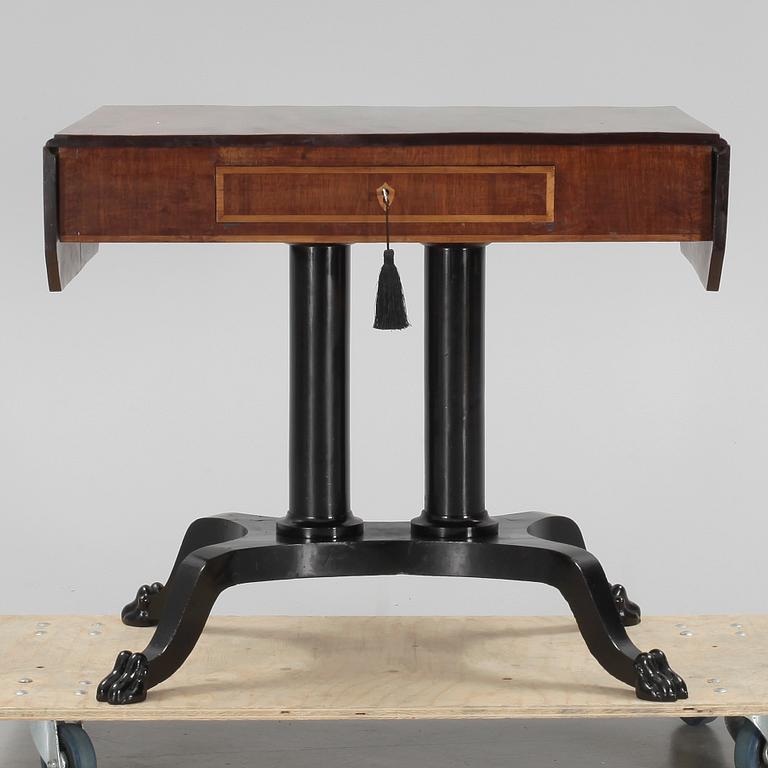 KLAFFBORD, Karl Johanstil, omkring 1900.