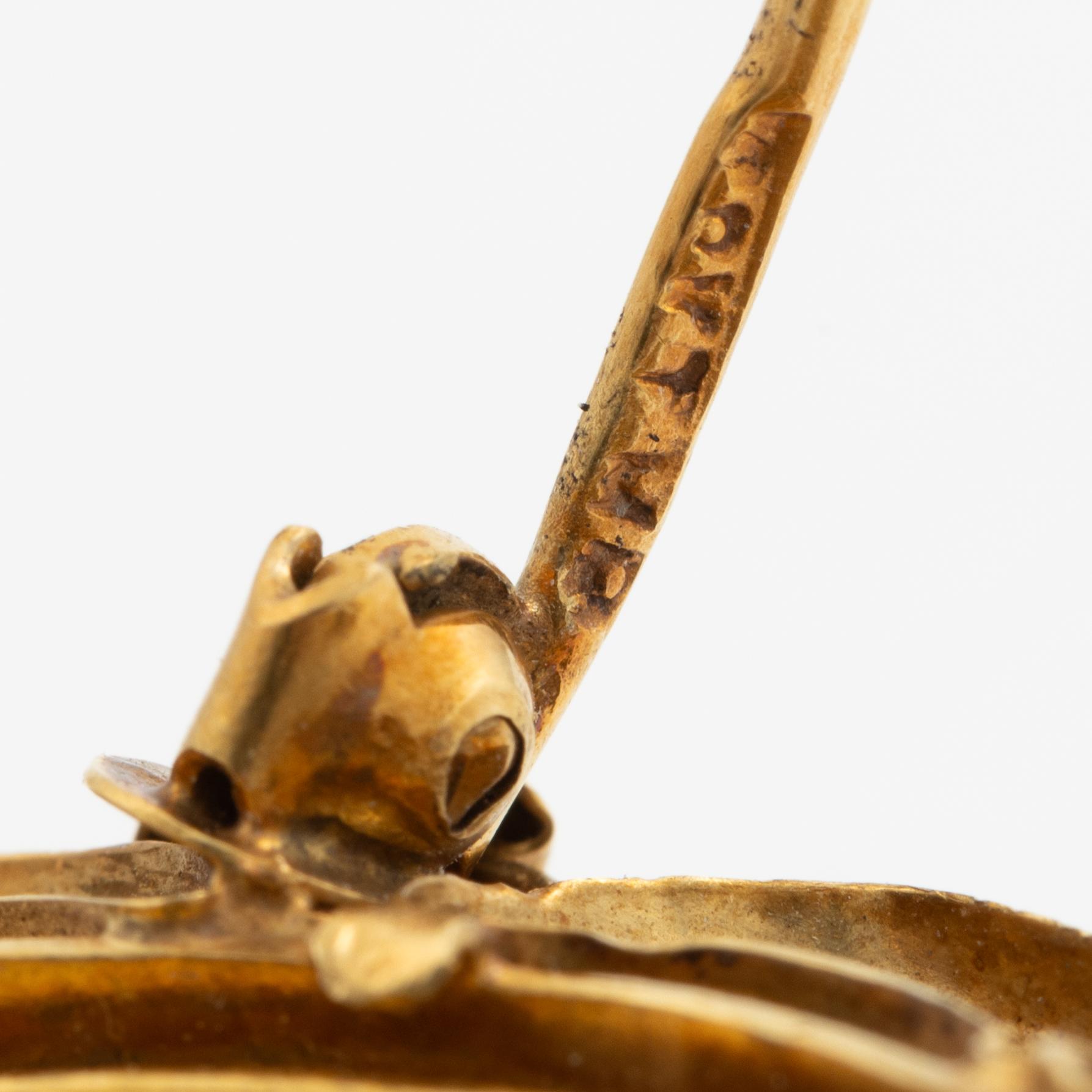 Brooch 18K gold with set gold coin/medal, Venezuela.