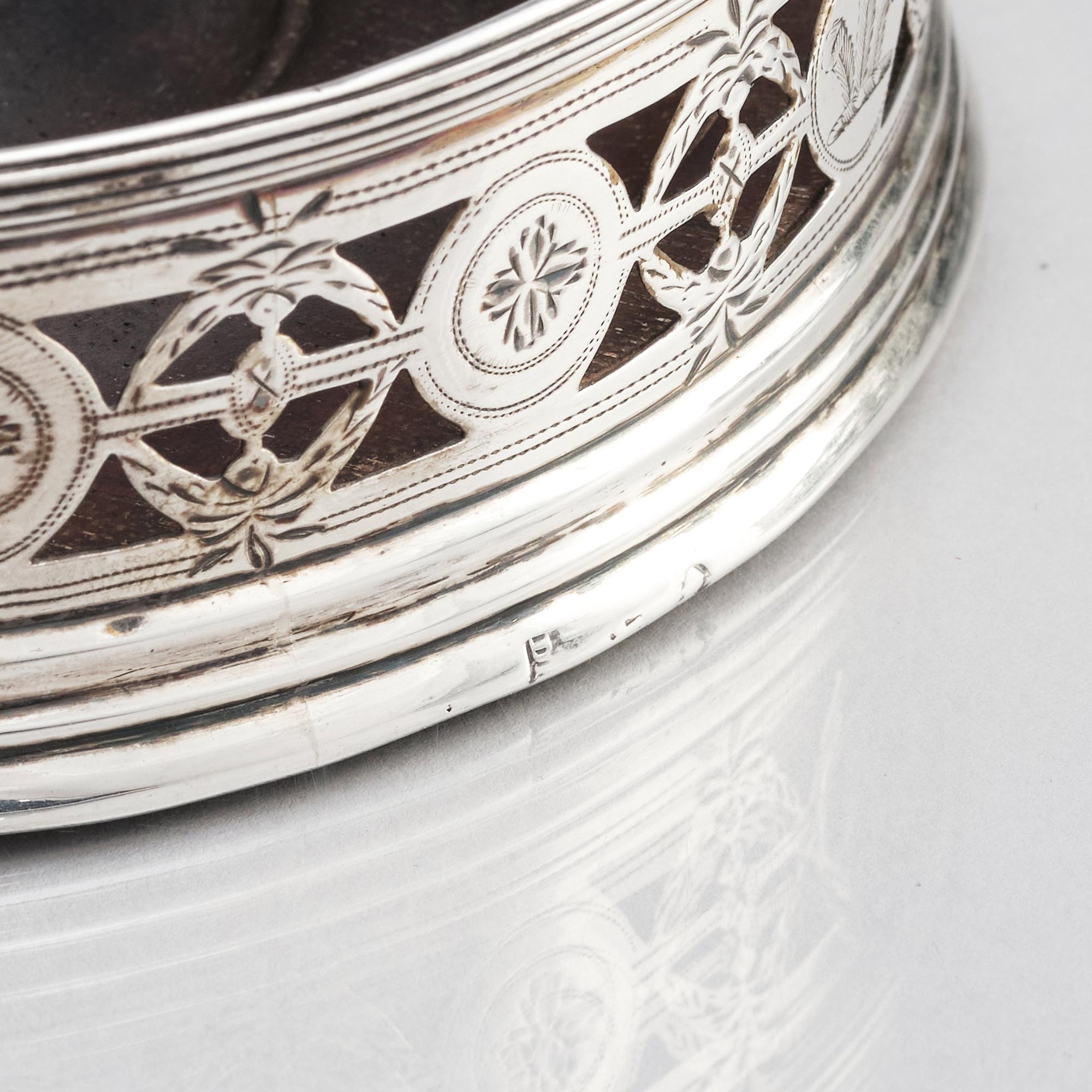 John Robertson & David Darling, coasters, ett par, silver, Newcastle 1795.