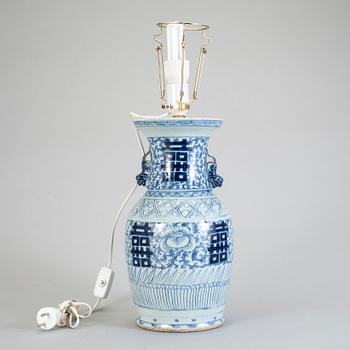 VAS, porslin, Kina, 1800-tal.