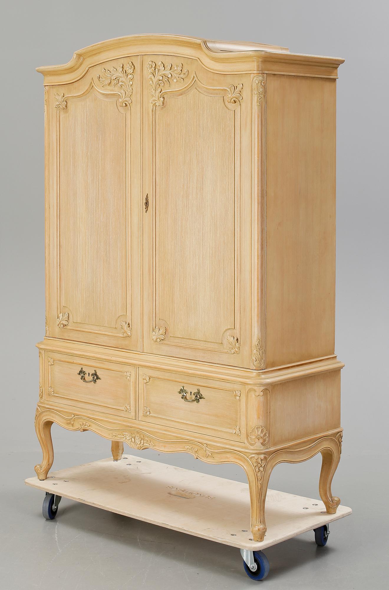 MATSALSGRUPP, 8 delar. Rokokostil, 1900-talets andra hälft.