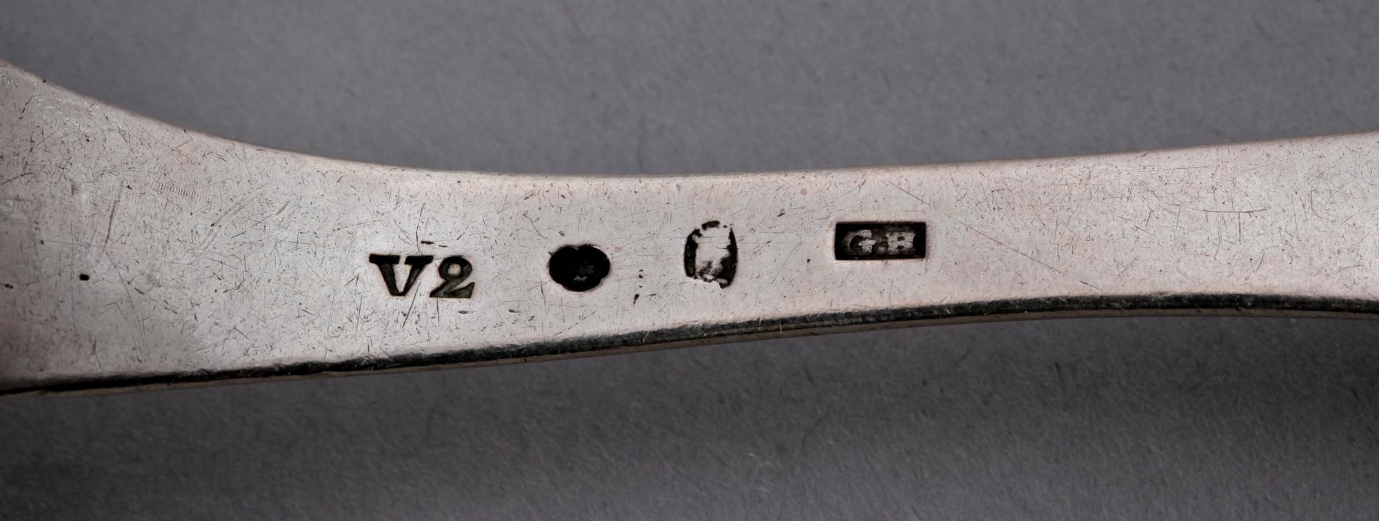 PARTI SILVER, ca 50 delar, mest Norge och Sverige, bla Borgila, 1800-1900-tal. Totalvikt ca 1800 gram.