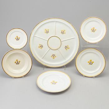 WILHELM KÅGE, servis, 87 delar, flitgods, "Tussilago", Gustavsberg, cirka 1930-tal.