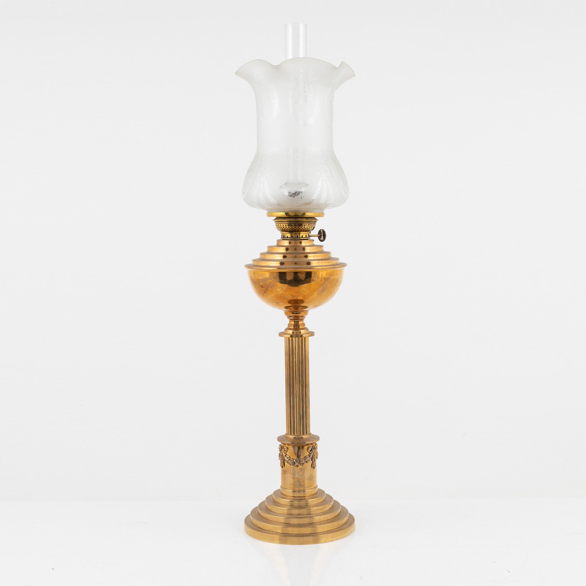 Bordsfotogenlampa, Skultuna, början 1900.