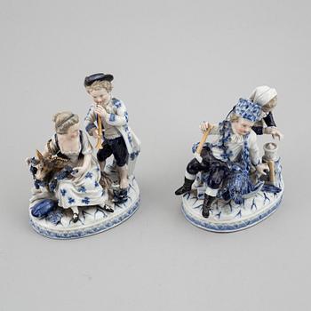 A pair of German porcelain figurines, circa 1900.