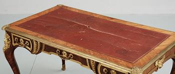 SKRIVBORD. Louis XV-stil, omkring år 1900.