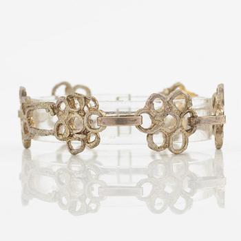 Lars Arby, ett armband och sex hängen samt en halsring, silver, med emalj.