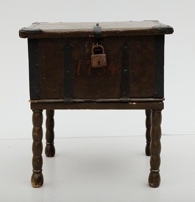 SKRIN, allmoge, märkt med årtal 1734.