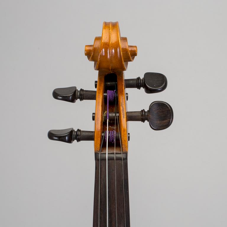 FIOL/VIOLIN, Karl Höfner samt STRÅKE, T.Sugito, 1900-talets fjärde kvartal.