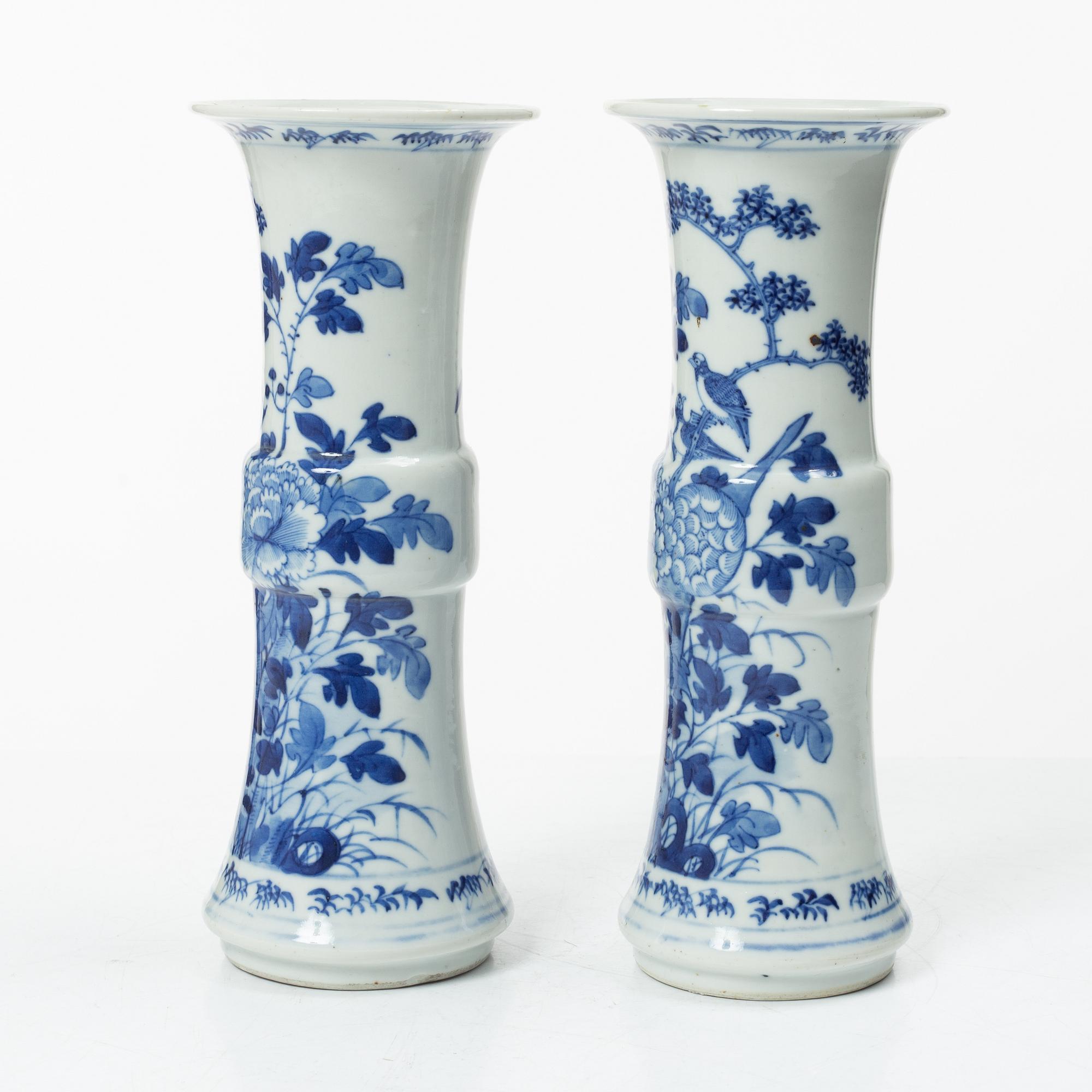 Vaser, ett par, porslin, Kina, tidigt 1900-tal.