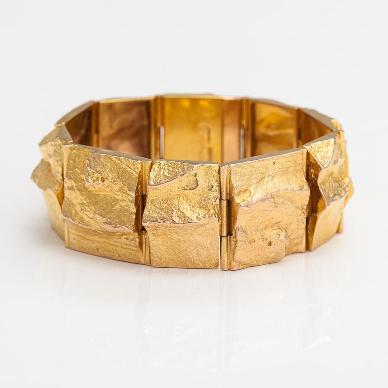 Björn Weckström, A 14K gold bracelet "Golden stream". Lapponia 1970.