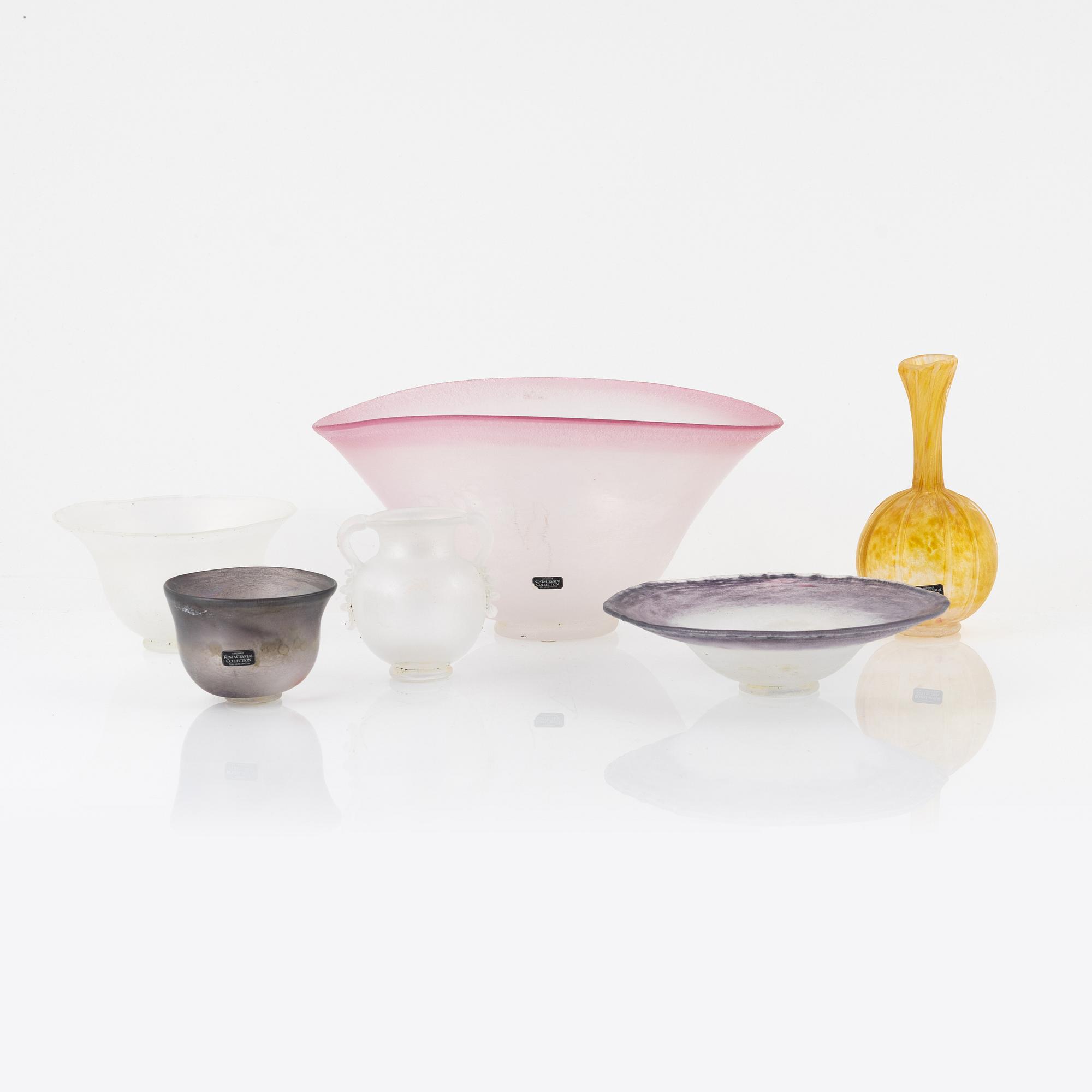 Bengt Heintze, skålar, 4 st samt vaser, 2 st, Kosta.