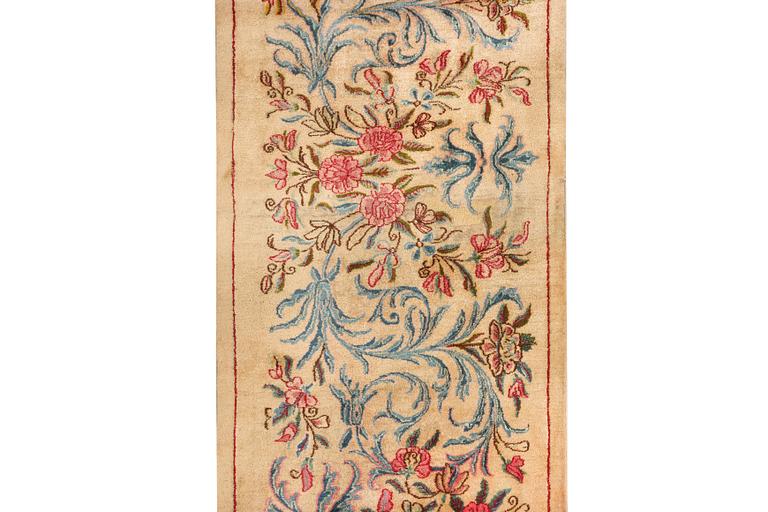 A semi-antique Keshan runner, c. 523 x 82 cm.