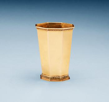 529. An Erik Jonsson 18k gold beaker, Skara 1965,