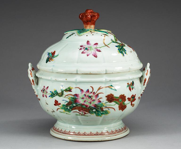 A famille rose tureen with cover, Qing dynasty, Qianlong (1736-95).