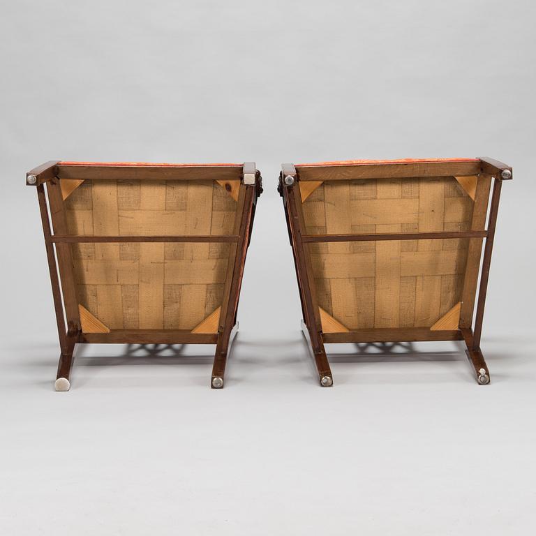 A pair of mahogany armchairs, England, second half of the 19th century.