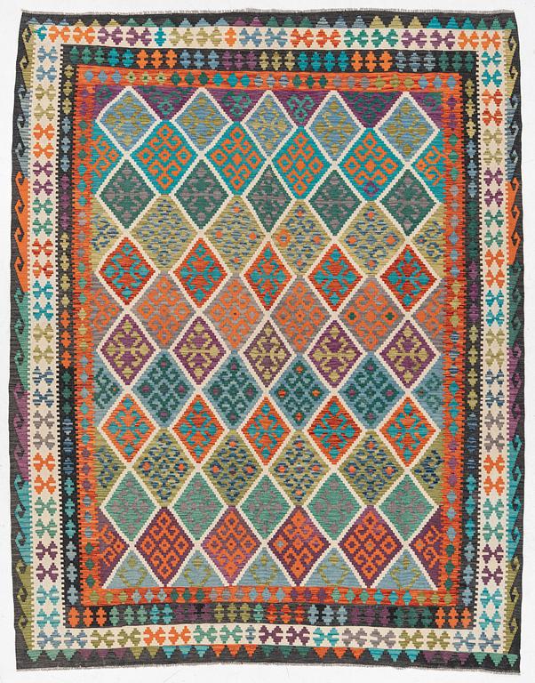 Matta, kelim, ca 344 x 271 cm.