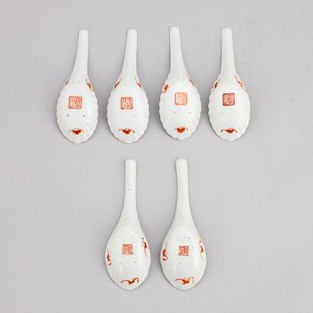 A set of six Chinese porcelain spoons, around the year 1900.