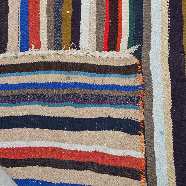 MATTA, Kelim, modern tillverkning. Ca 116 x 250 cm.