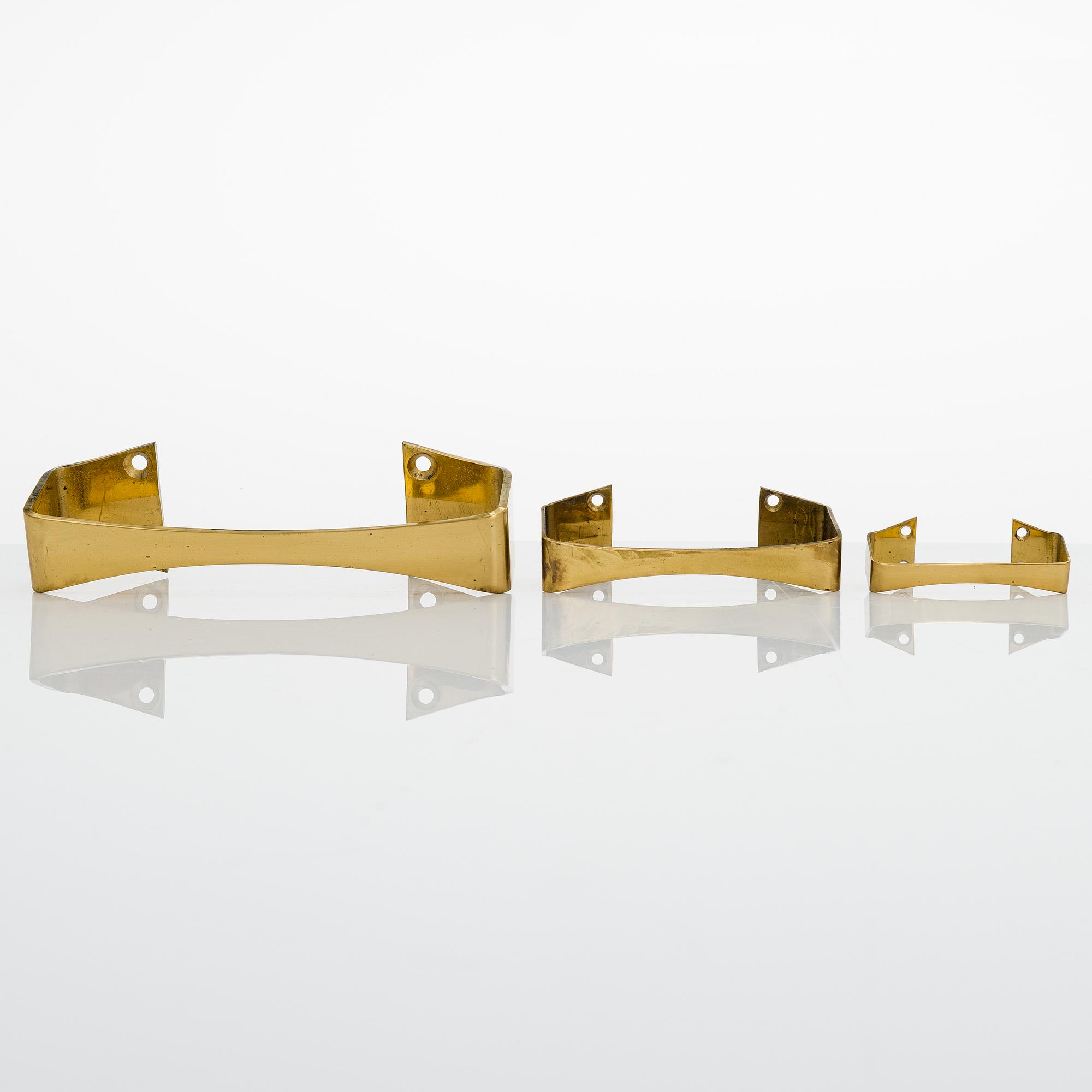 AULIS LEINONEN, Set of 32 door handles 'Ara' for Auran Rautateollisuus  1960/1970's.
