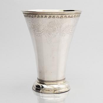 Carl Fahlberg, bägare, delvis förgyllt silver, Uppsala 1760. Rokoko.