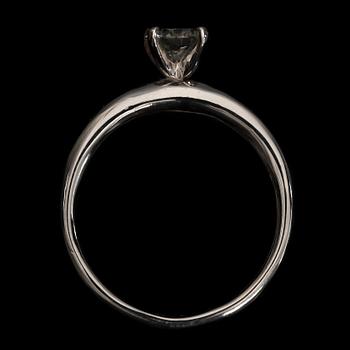 RING, 14k vitguld med briljantslipade diamanter tot ca 0,9 ct. Vikt 4,1 g.