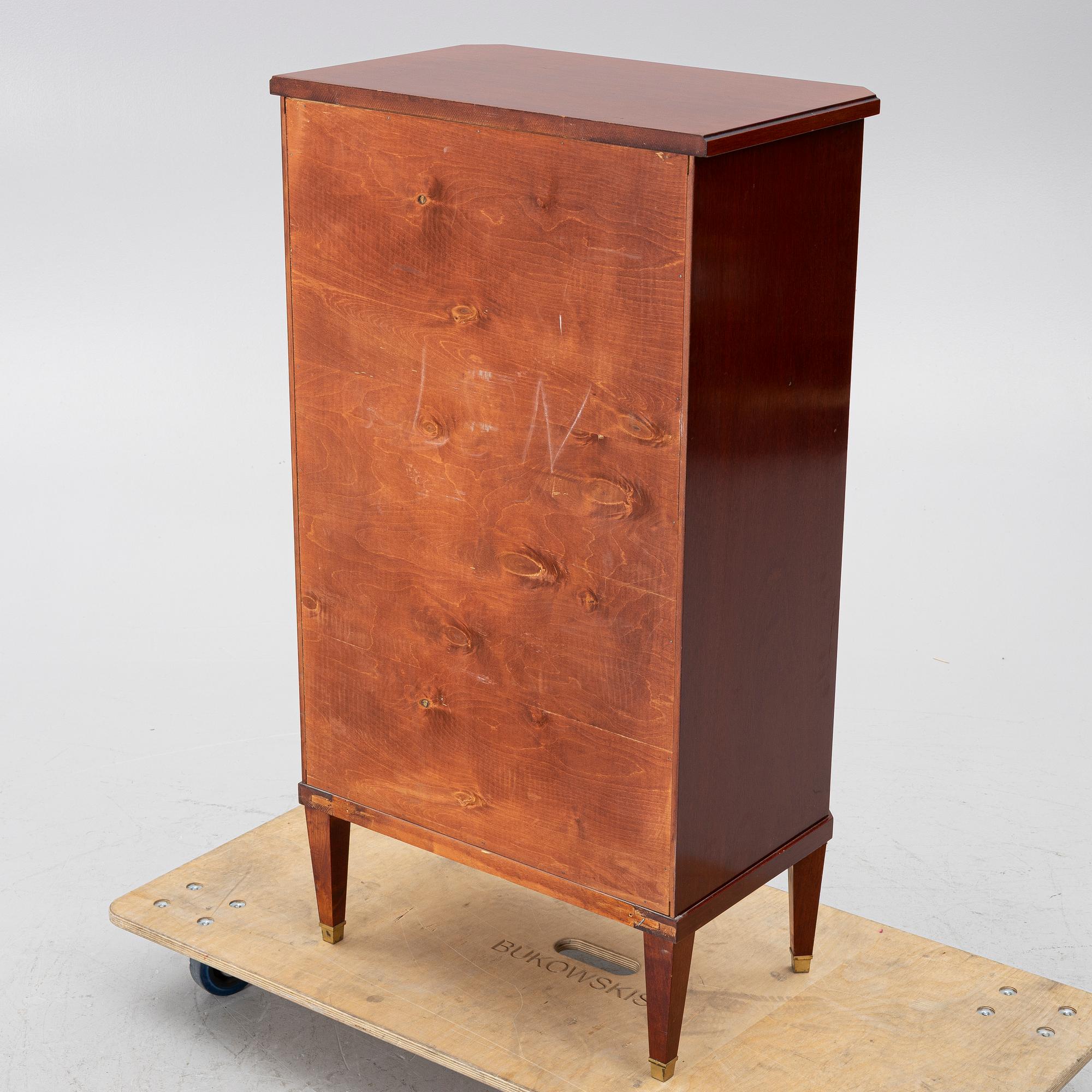 Chest of drawers, Gustavian style, mid-20th century.