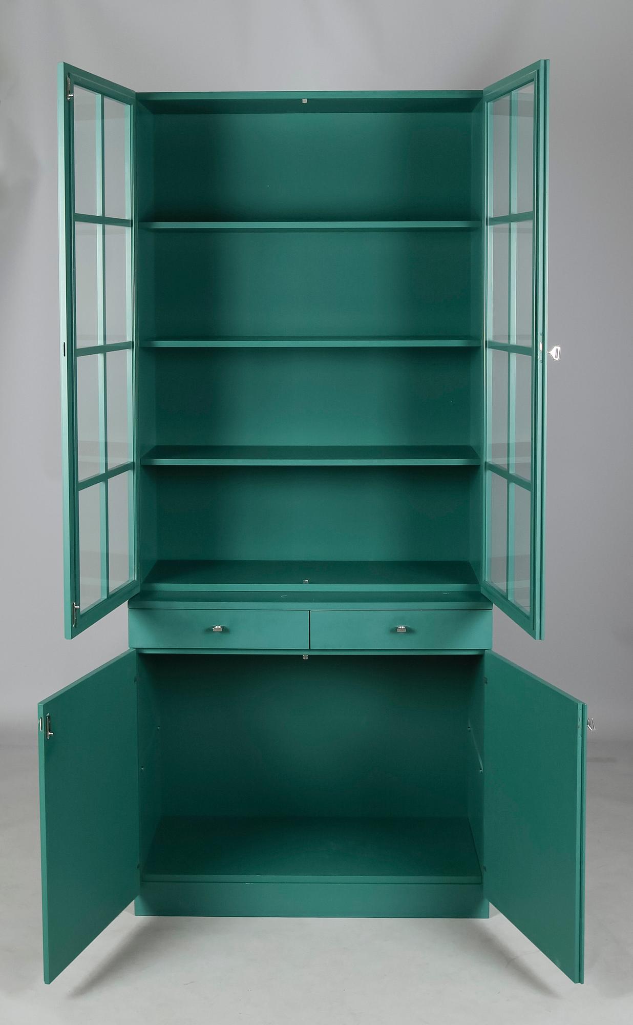 VITRINSKÅP, 1900-talets andra hälft.