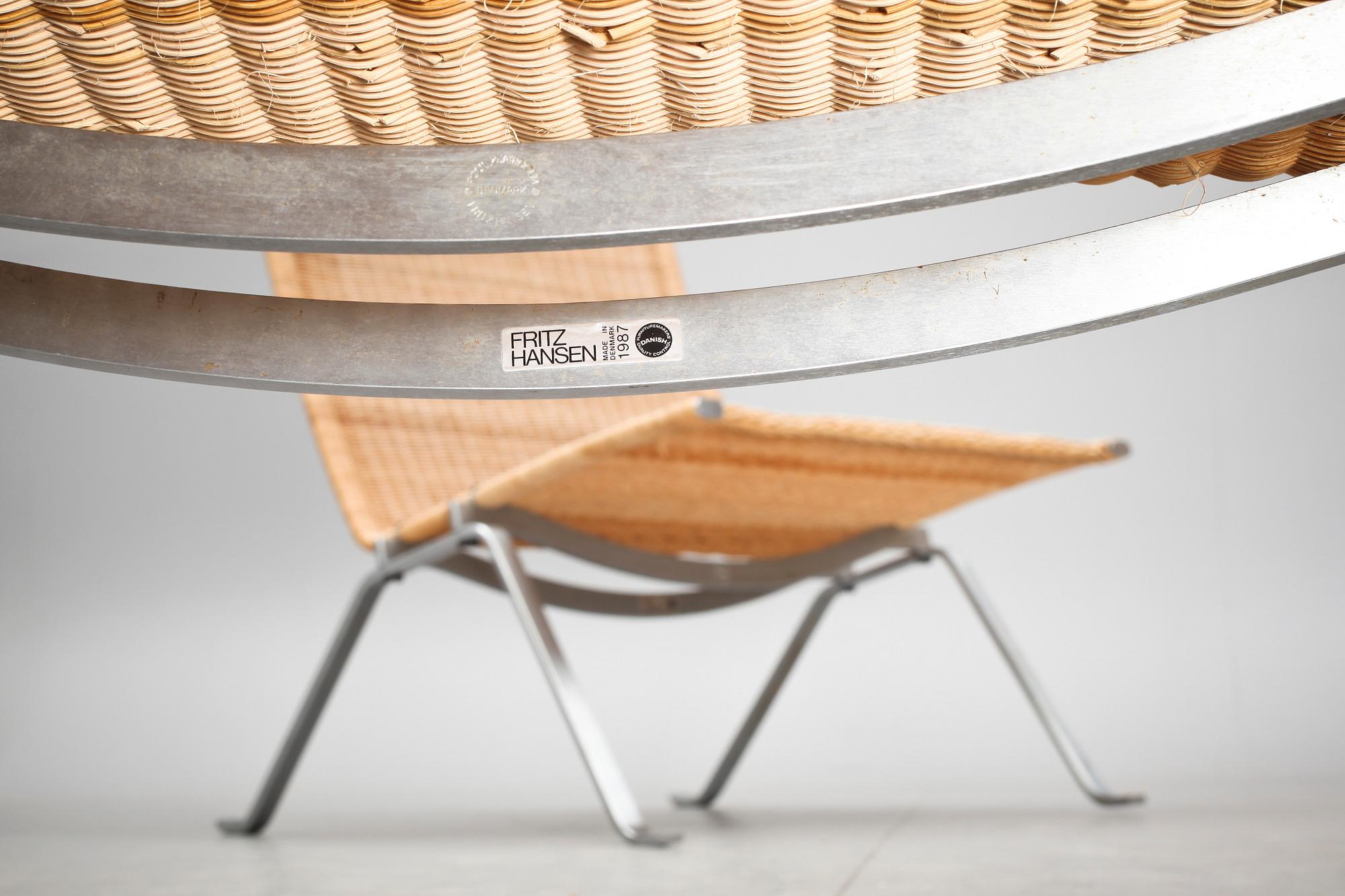 FÅTÖLJER, ett par, "PK-22", Poul Kjaerholm för Fritz Hansen, etikettmärkta 1986.