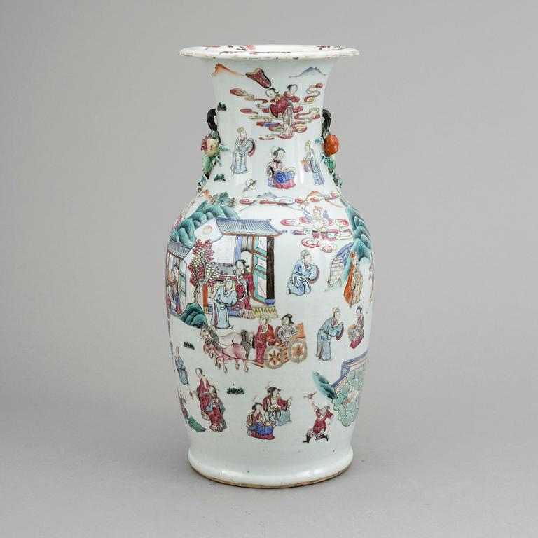 VAS, Kina, 1800-tal. Porslin.