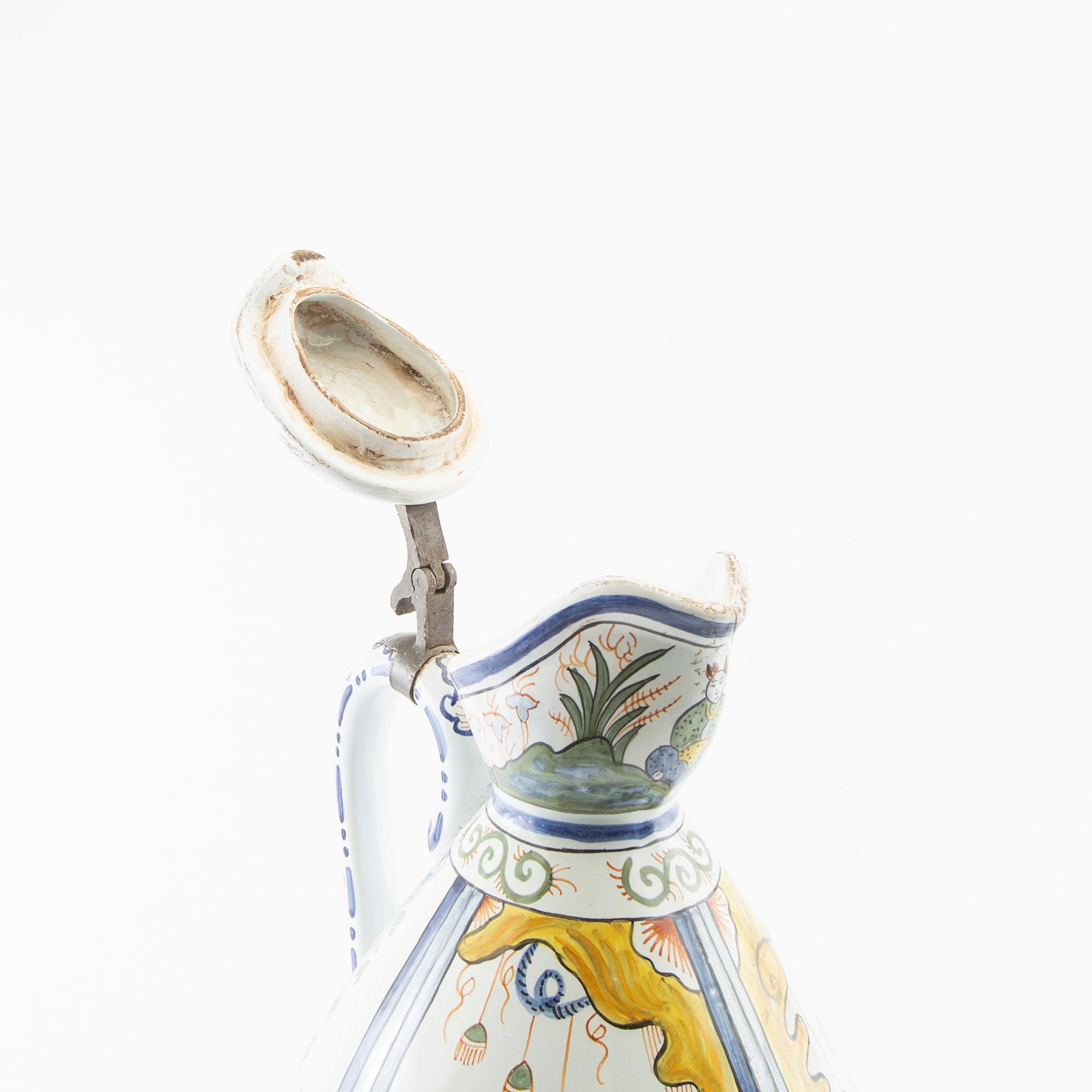 Jug with lid, copy after an older model/20th century faience.