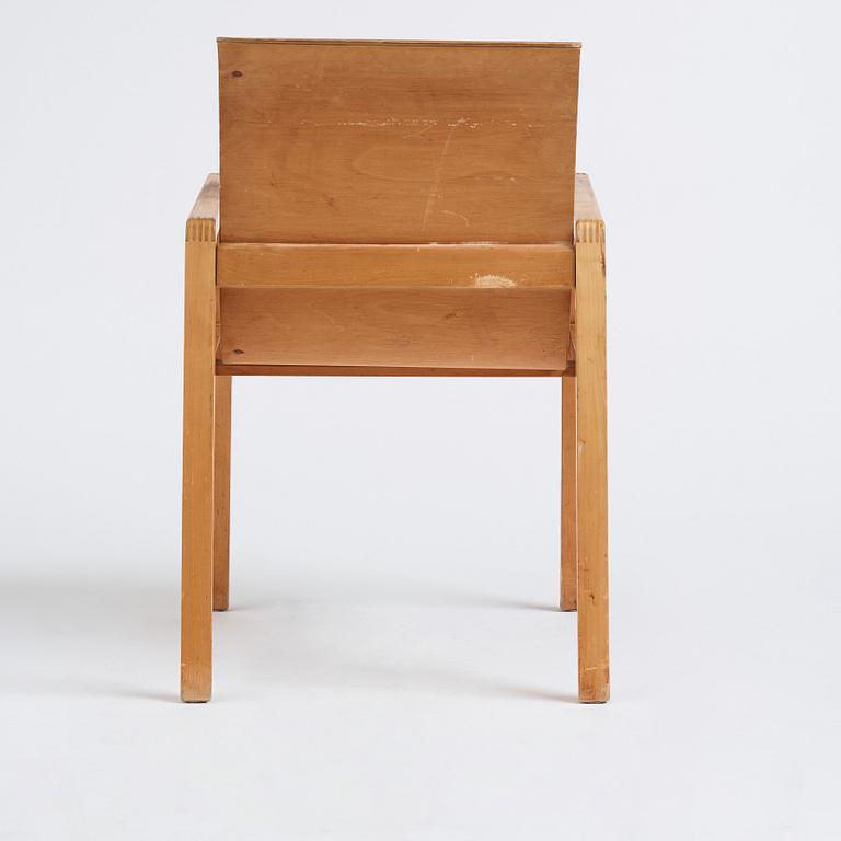 Alvar Aalto, a birch model '403' chair, O.Y. Huonekalu-ja Rakennustyötehdas, Finland mid 20th C. Alva & Gunnar Myrdal Collection.