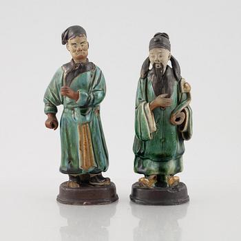 A set of two Chinese porcelain figures, ealry 20th century.