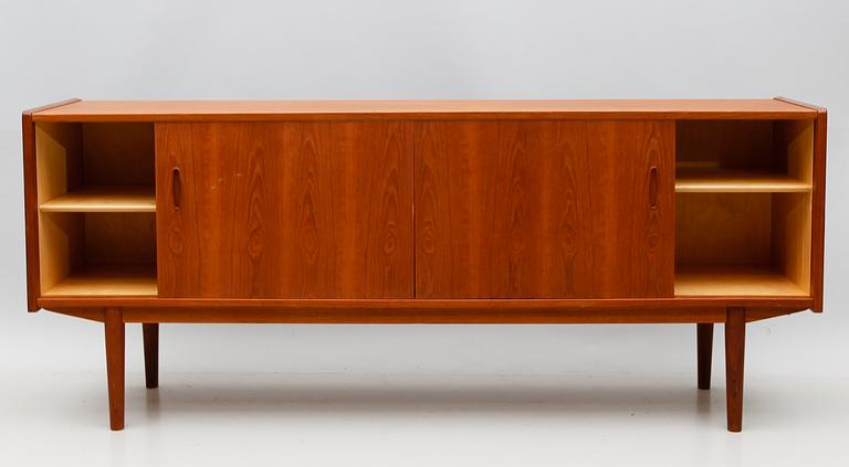 SIDEBOARD, "Trio", Nils Jonsson, Troeds, 1900-talets andra hälft.