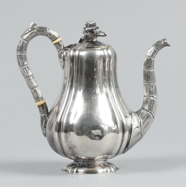KAFFEKANNA, silver, Karl Bojanowski, S:t Petersburg 1862. Vikt c:a 720 g.