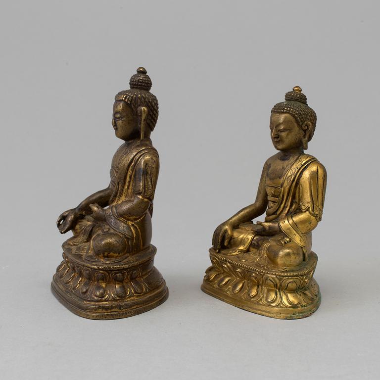 Two copper alloy figures of buddha, Sino-Tibetan, circa 1900.