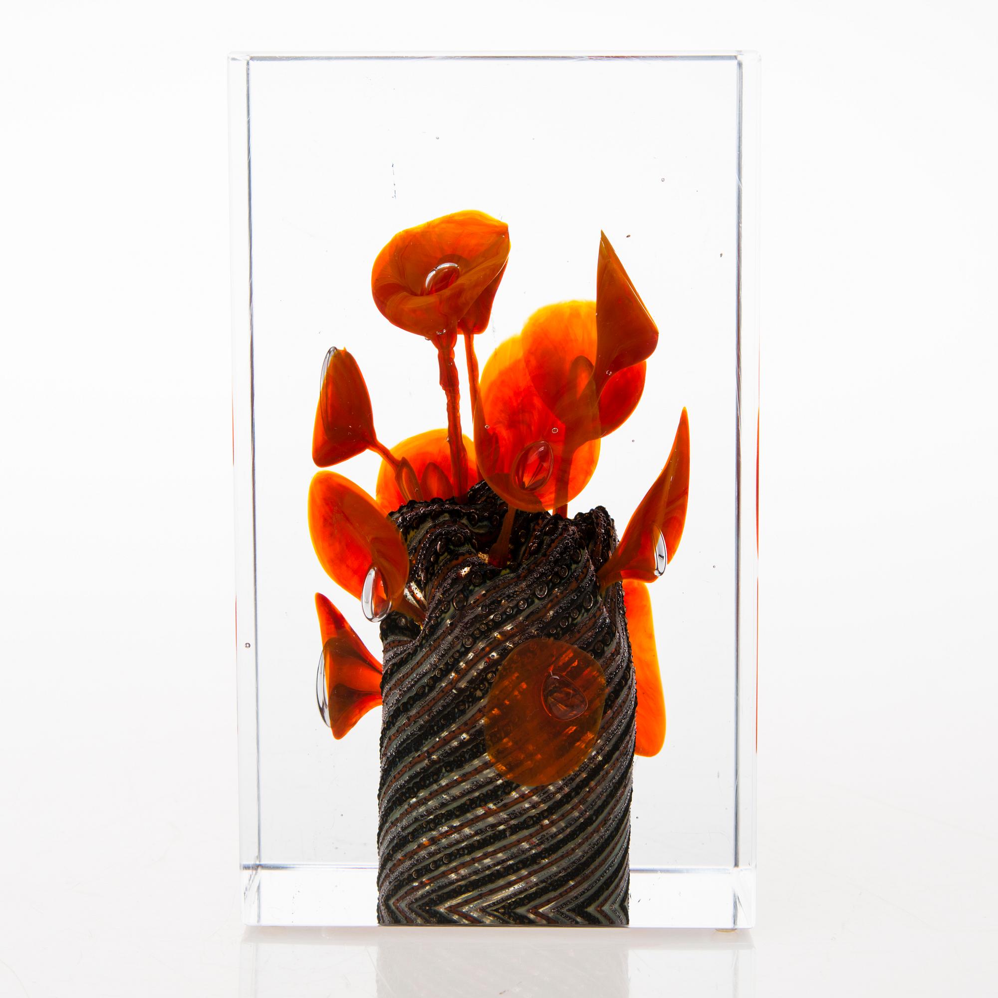 OIVA TOIKKA, A Jubilee glass cube, signed Oiva Toikka Nuutajärvi Notsjö -01.