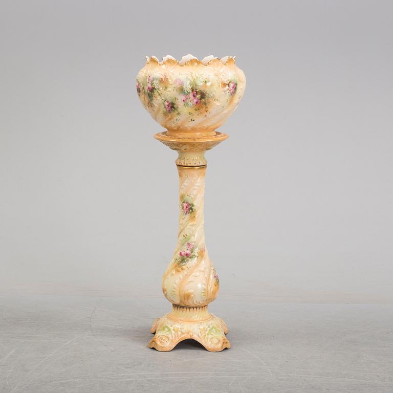 An early 20th century pedestal and flowerpot.