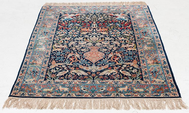 Carpet. Isfahan. figural, approx. 167 x 108 cm.