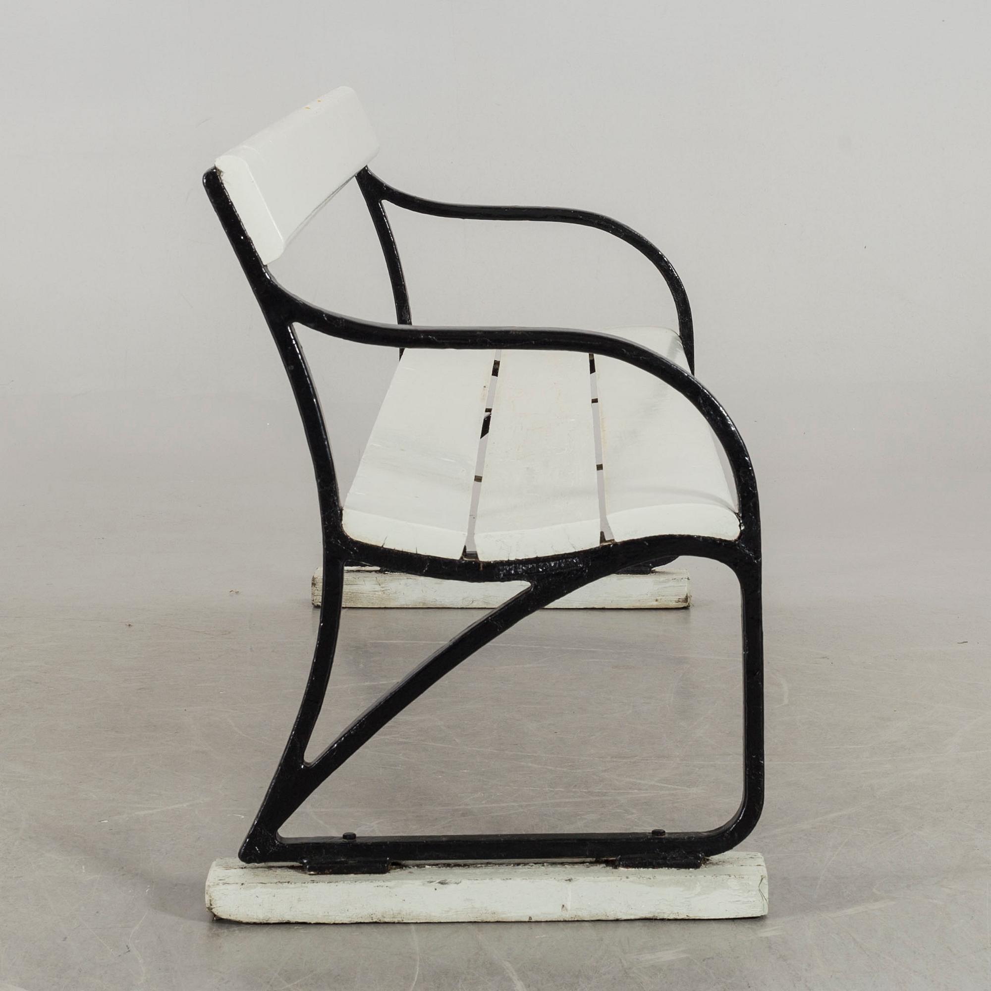 A cast iron garden sofa ends by Folke Bensow, Näfveqvarns Bruk, early 20th century.