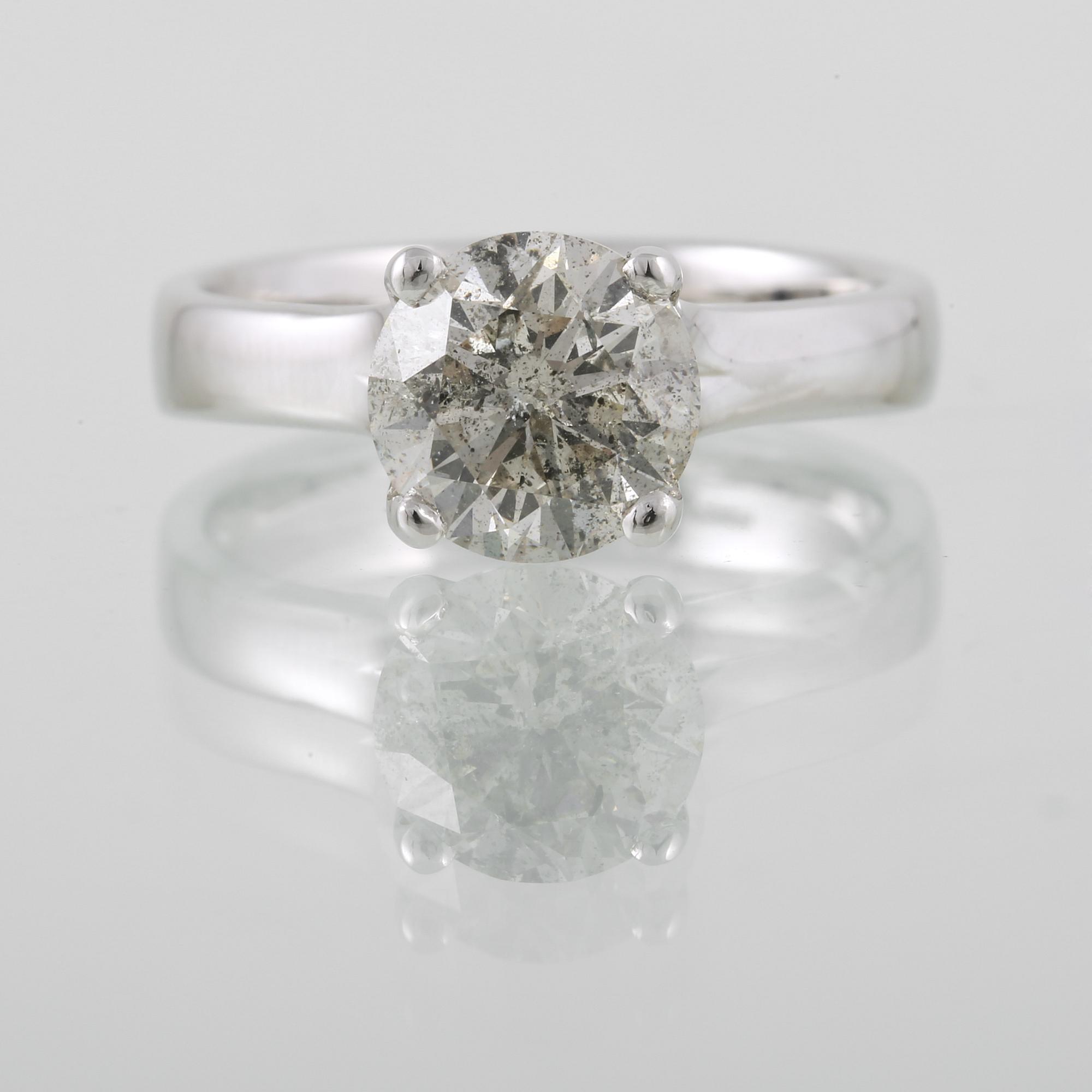 RING, 18K vitguld med briljantslipad diamant ca 2.20 ct. Vikt 6,2 gram.