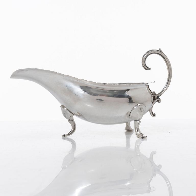 William Hutton & Sons Ltd, cream jug, silver, Birmingham, England 1901.
