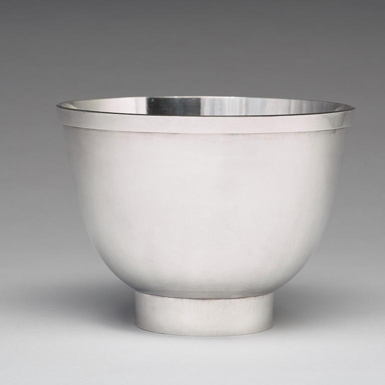 Sigurd Persson, a sterling silver bowl, Stockholm 1964, silversmith Johann Wist.